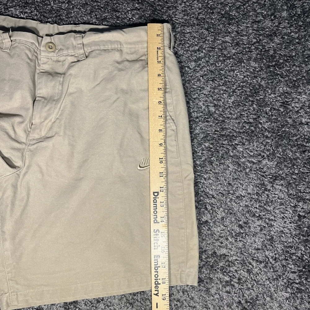 Nike Mens Mid Rise Tan Size‎ 34 Shorts Cotton Chino Flat Front With Pockets